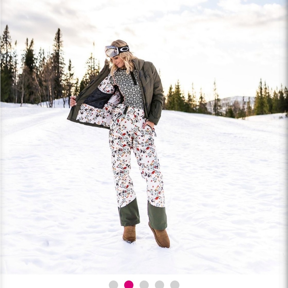 NWOT Kari Tara Snowboarding Pants